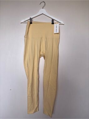High-Waist Leggings in Soft Yellow